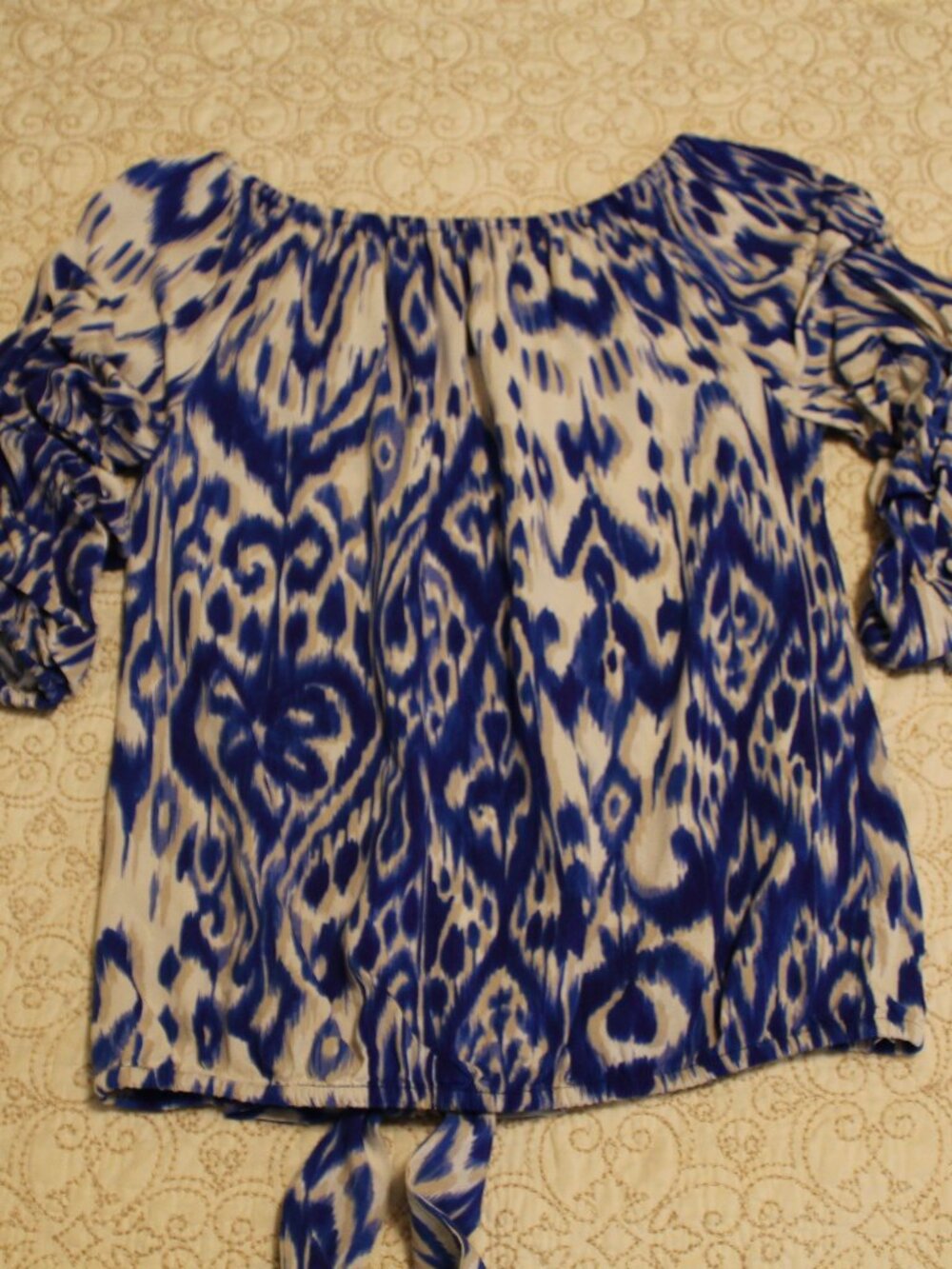 Vince Camuto off the shoulder blouse ikat Royal Azur blue - Picture 4 of 10